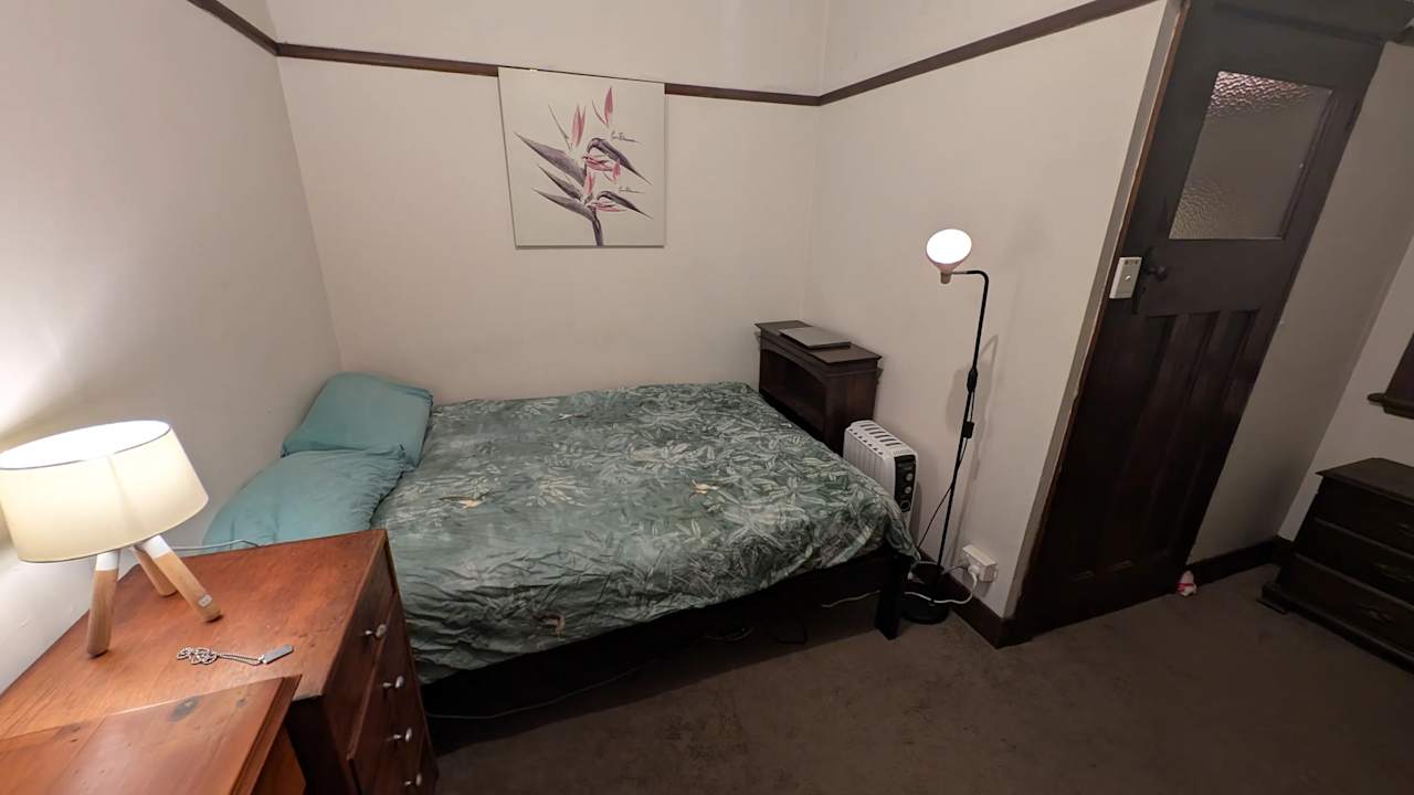 Room in a share house