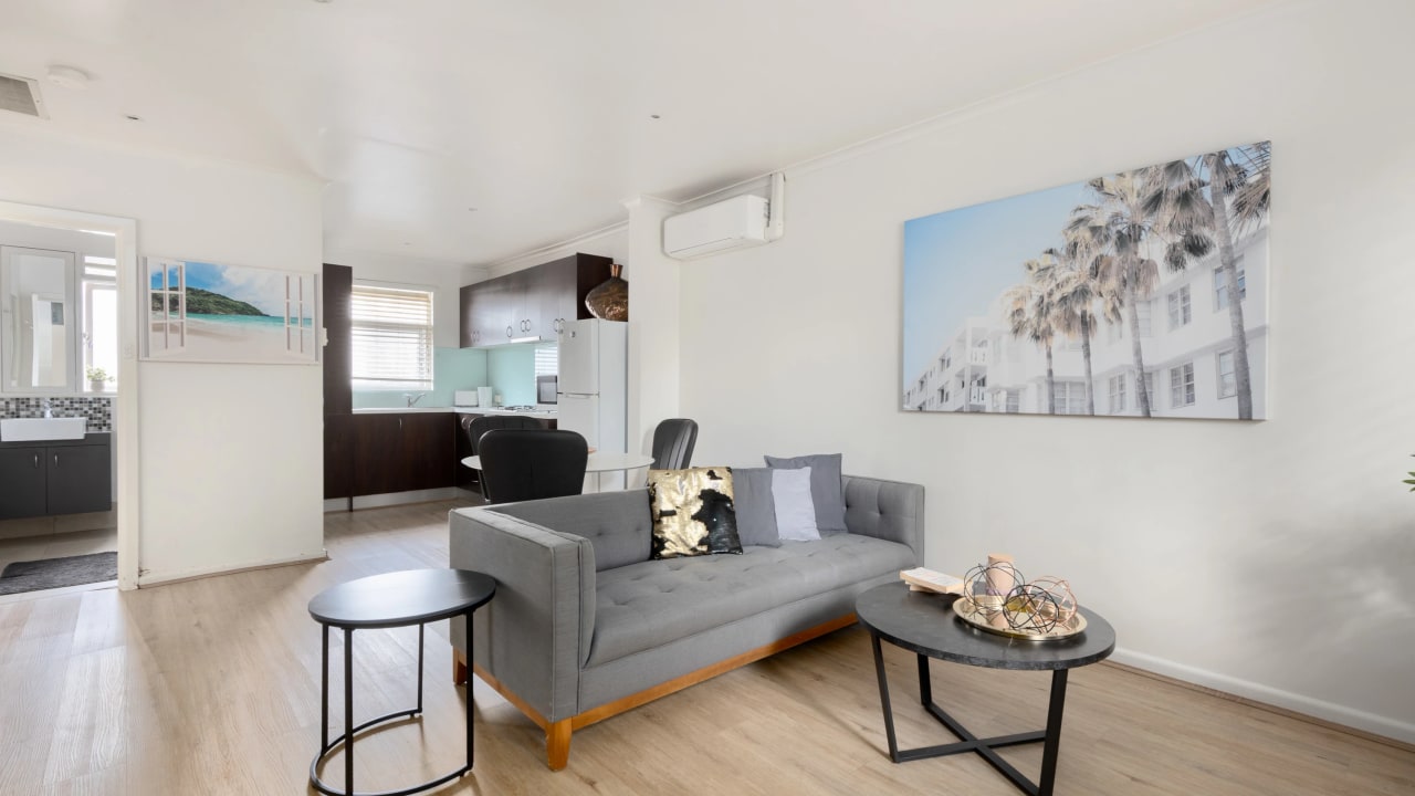Whole property with 2 rooms for rent