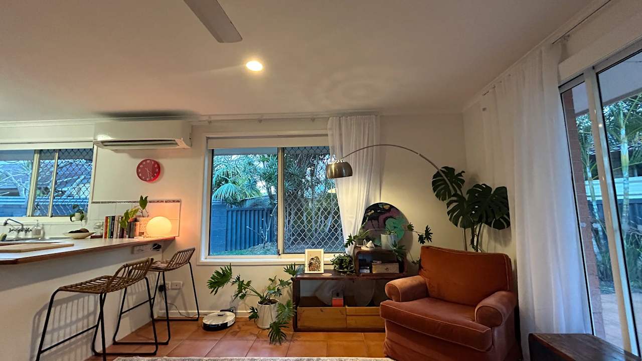 Room in a share house