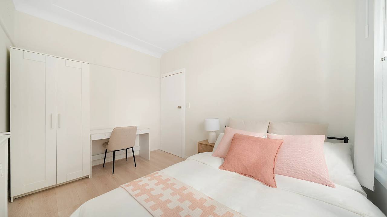 Room in a share house