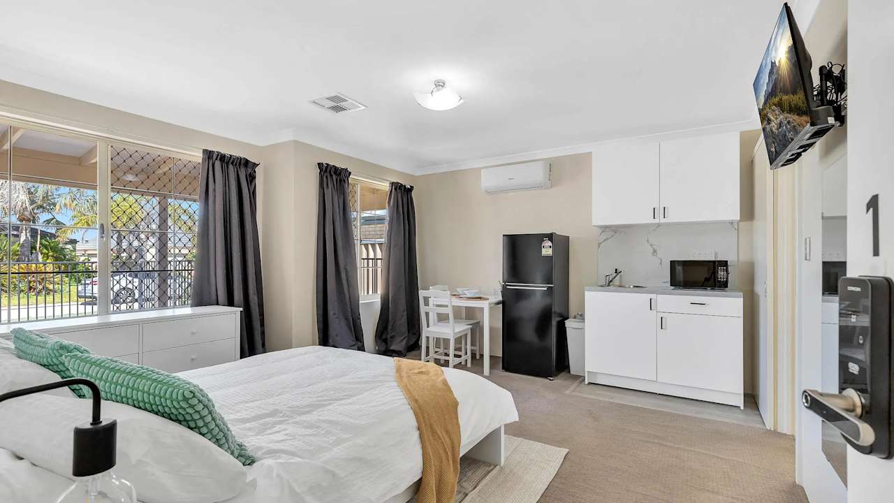 Furnished room with own bathroom