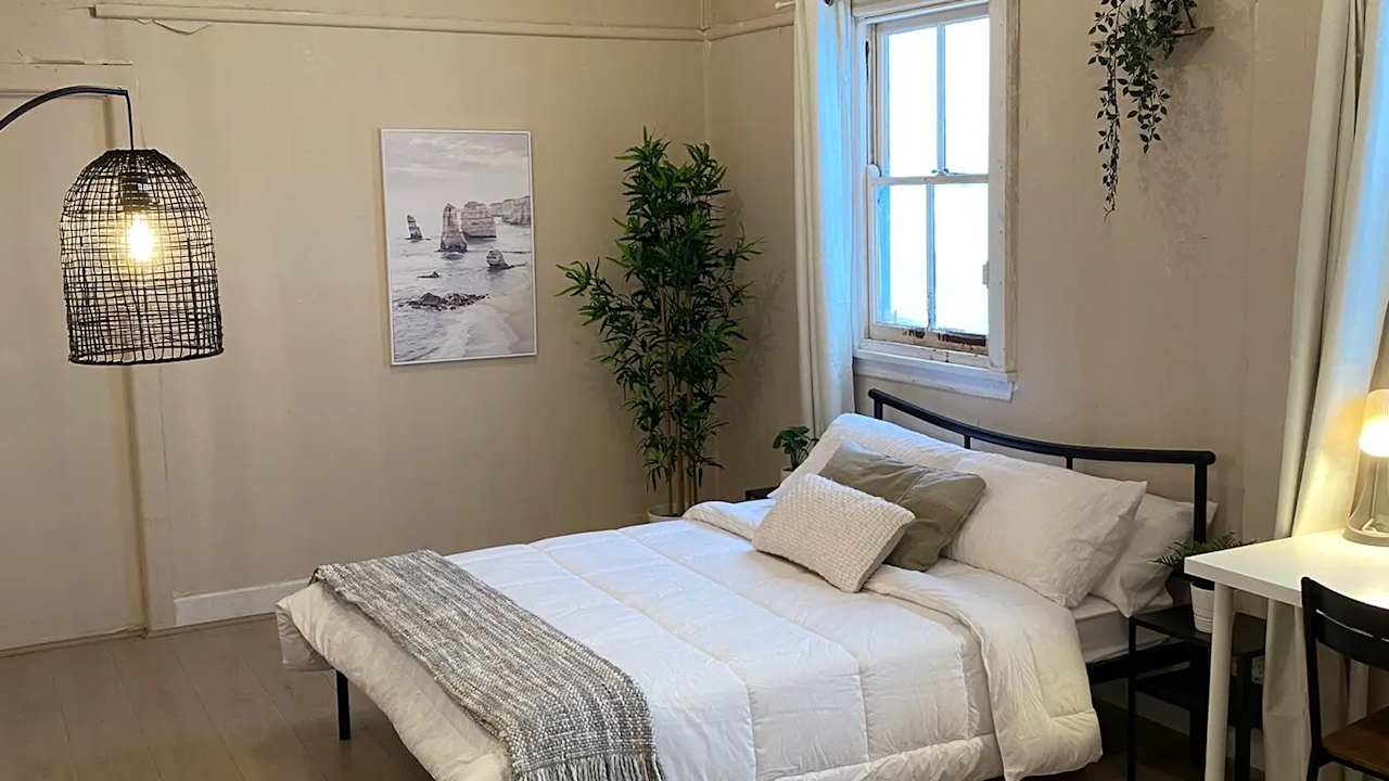 Furnished room in a share house
