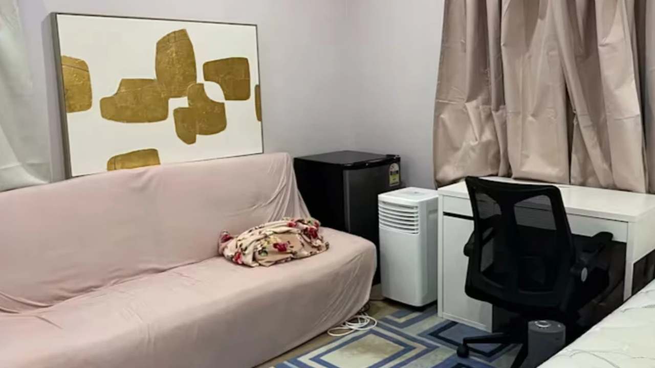 Furnished room in a share house