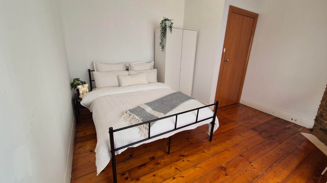 Furnished room in a flatshare