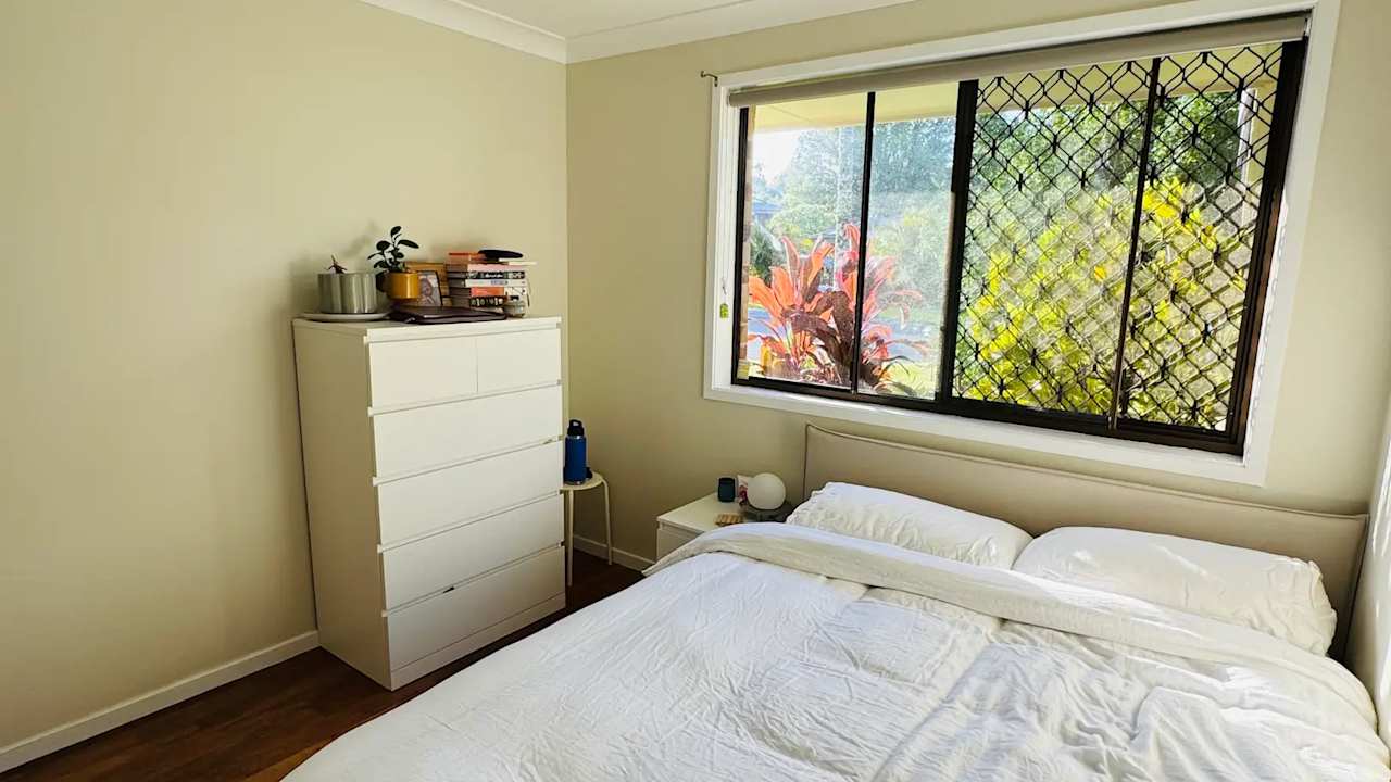 Room in a share house