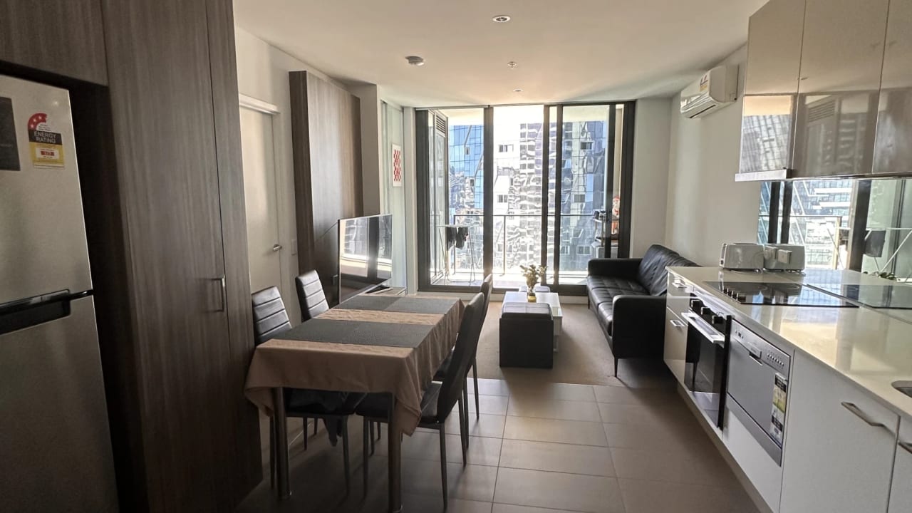 Furnished room in a flatshare