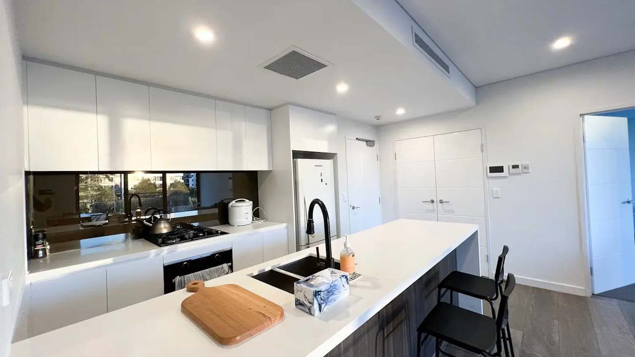 Furnished room with ensuite in a flatshare