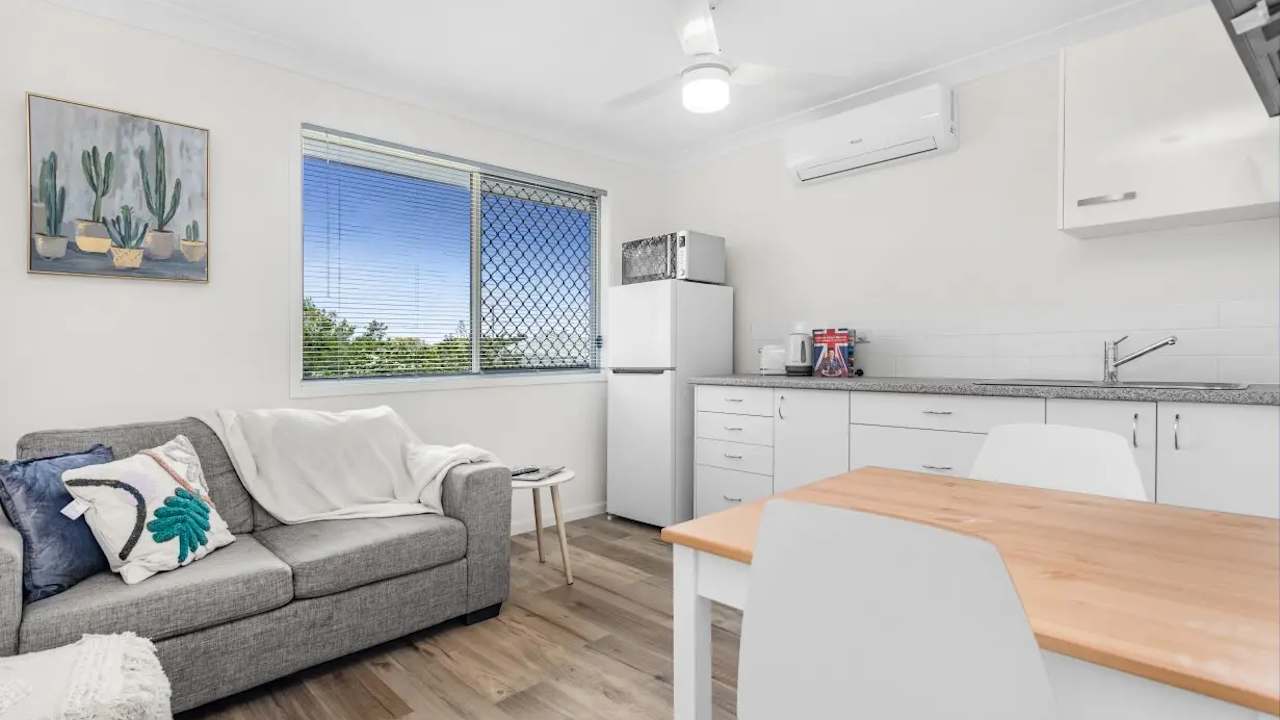 Furnished room studio flat for rent