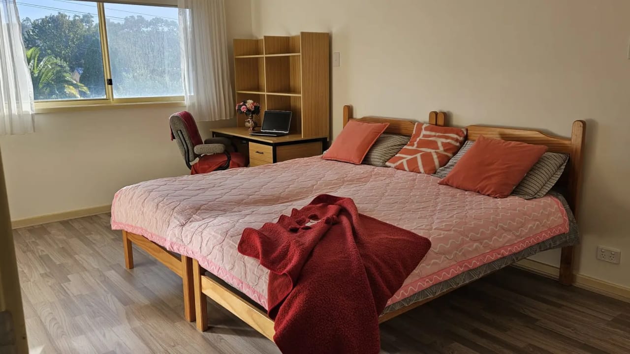 Room in a share house