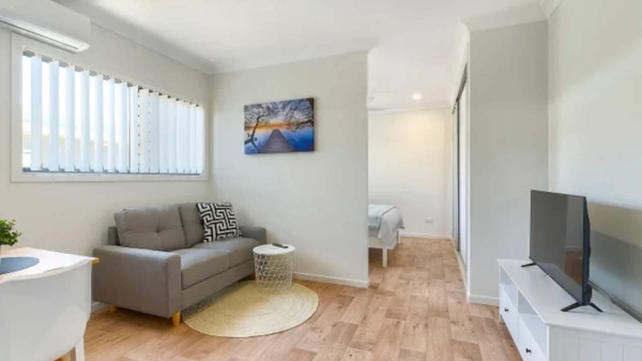 Furnished room studio flat for rent