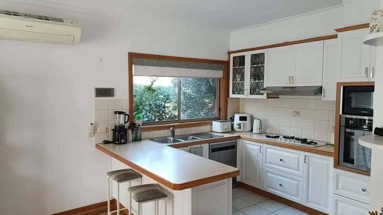 Room in a share house