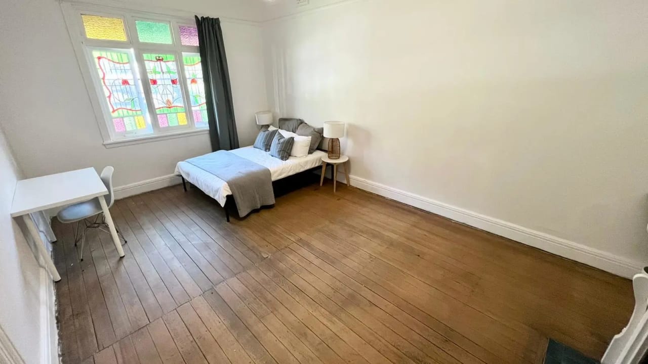 Room in a share house