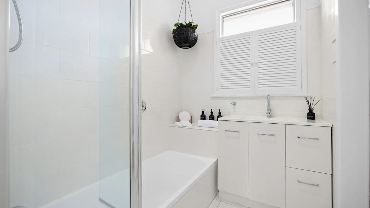 Whole property with 3 rooms for rent