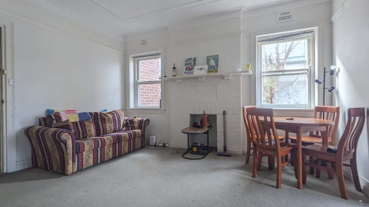 Unfurnished room in a flatshare