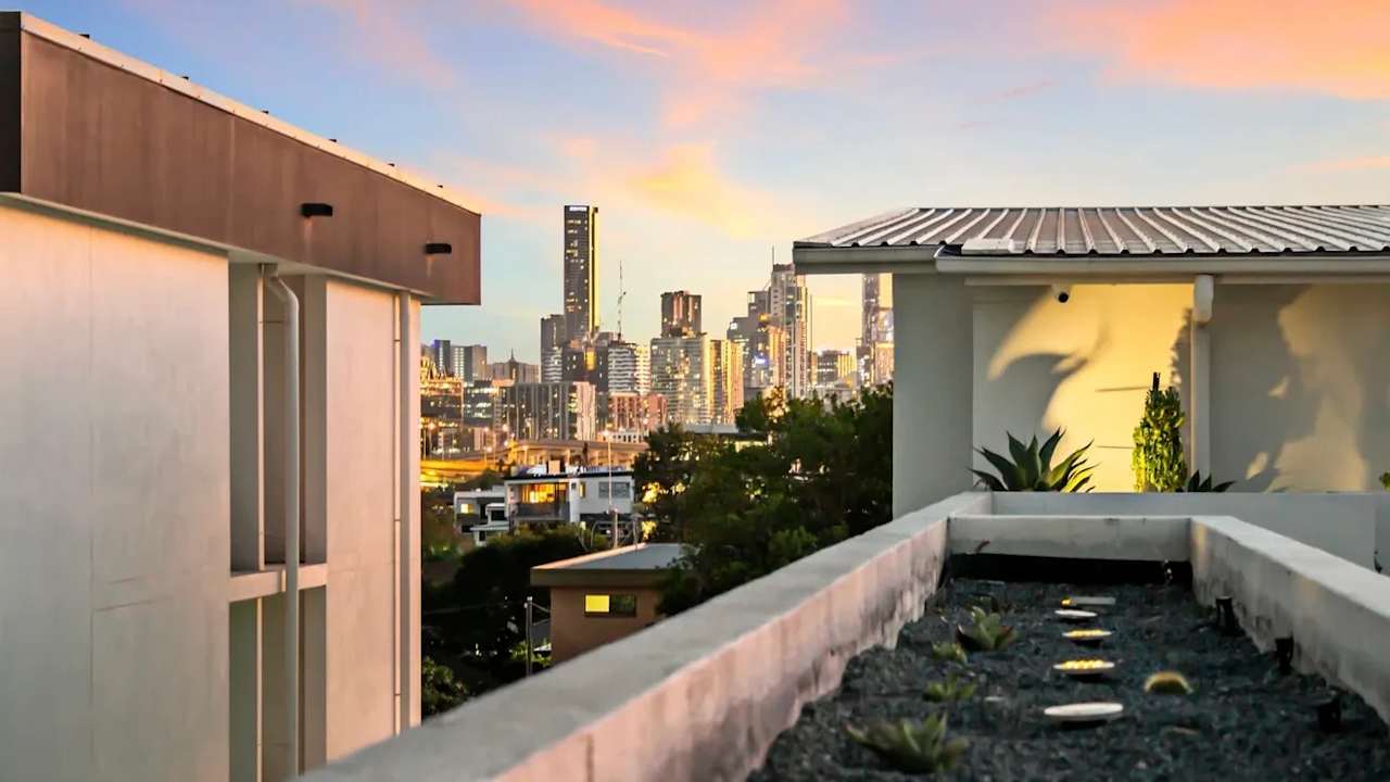 Whole property with 2 rooms for rent