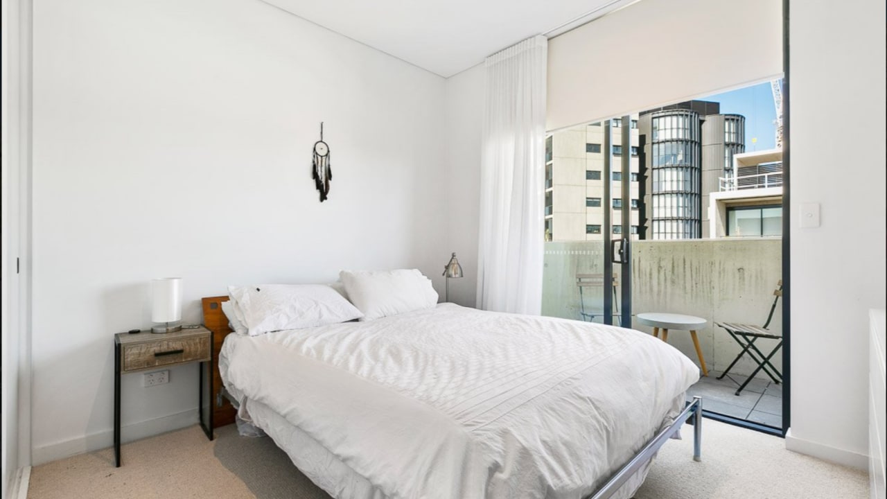 Unfurnished room with own bathroom