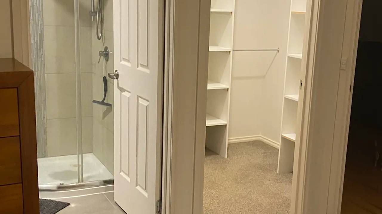 Furnished room with own bathroom
