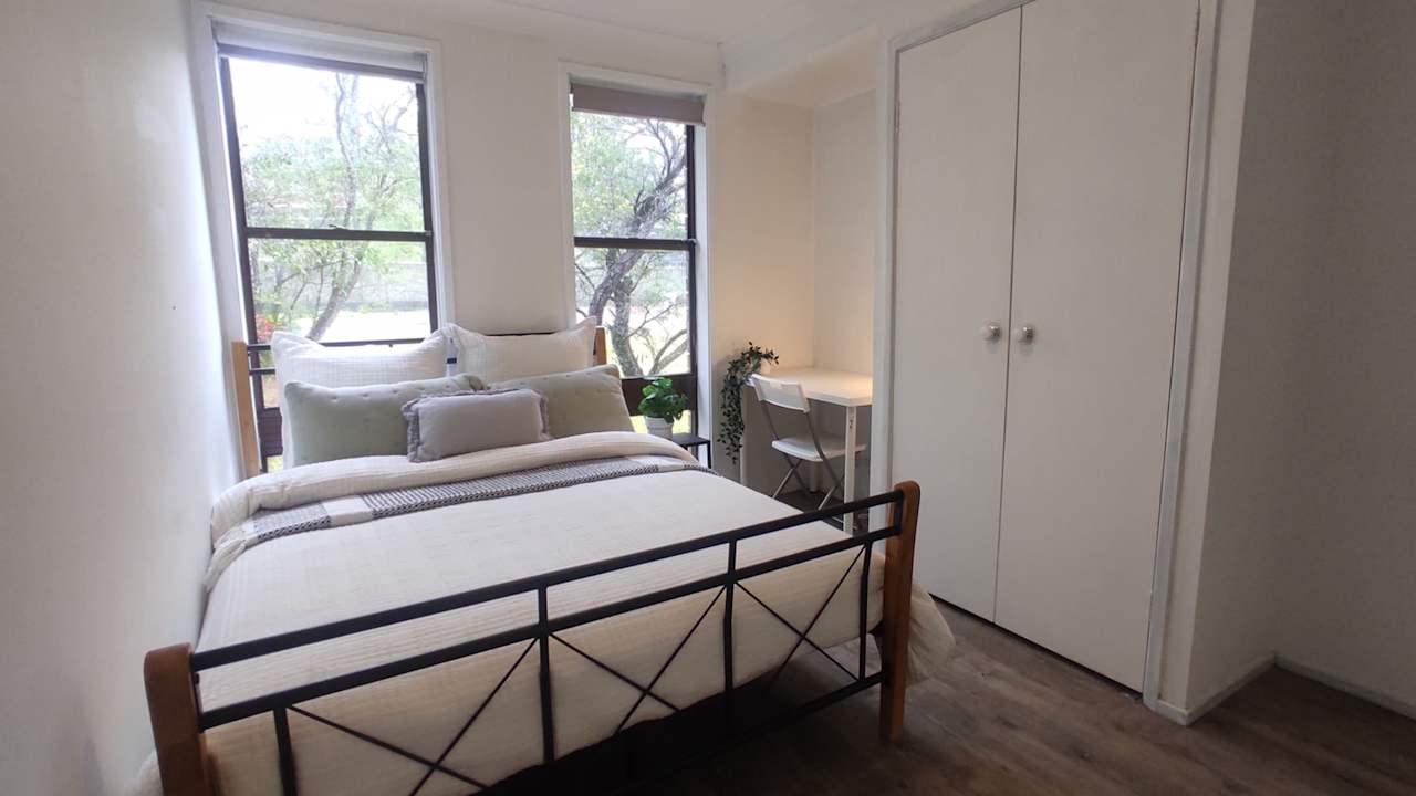 Furnished room in a flatshare