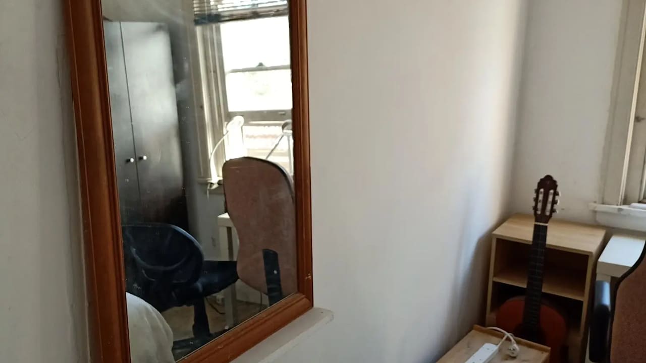 Furnished room in a flatshare