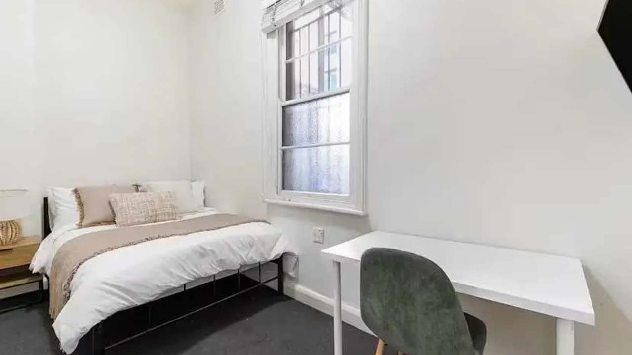 Room in a share house