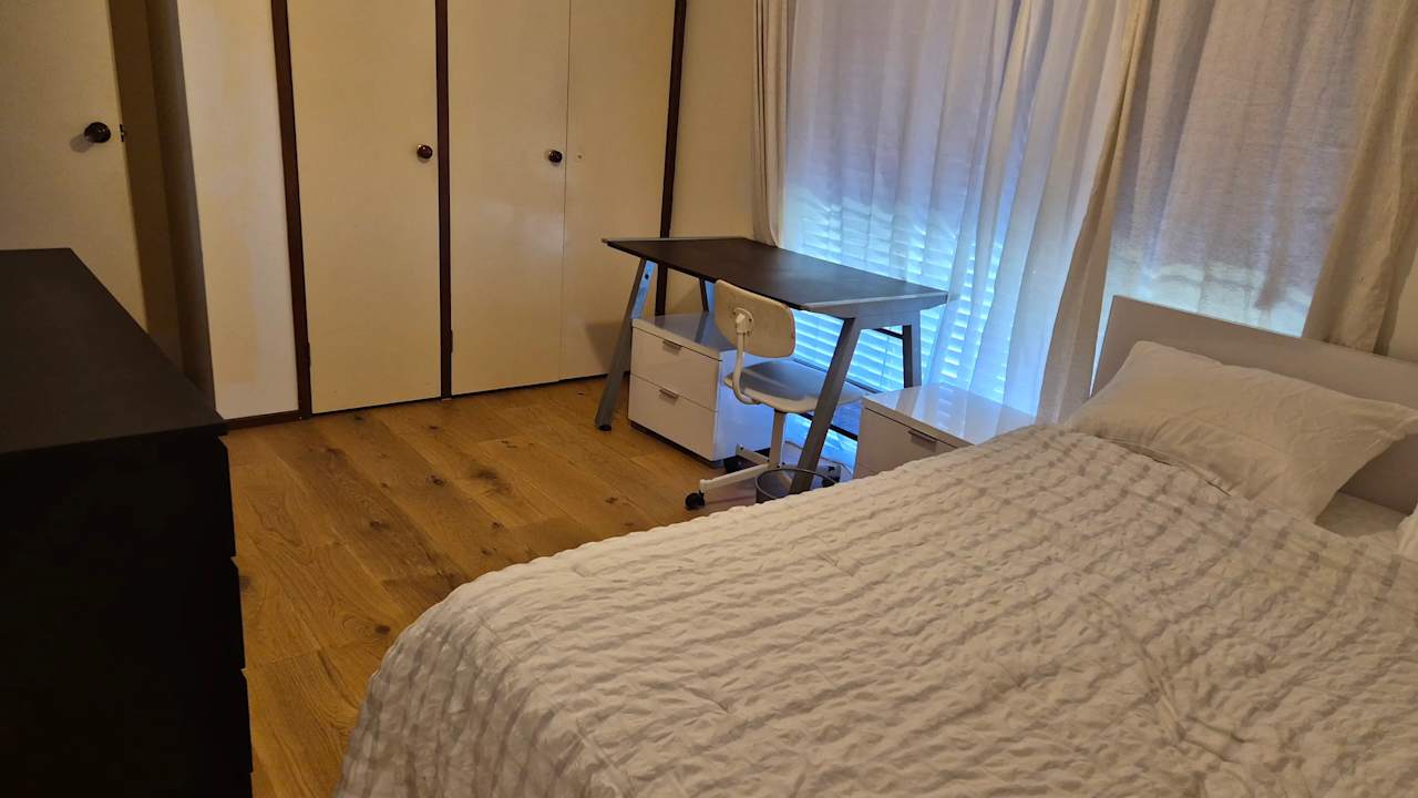 Furnished room in a share house