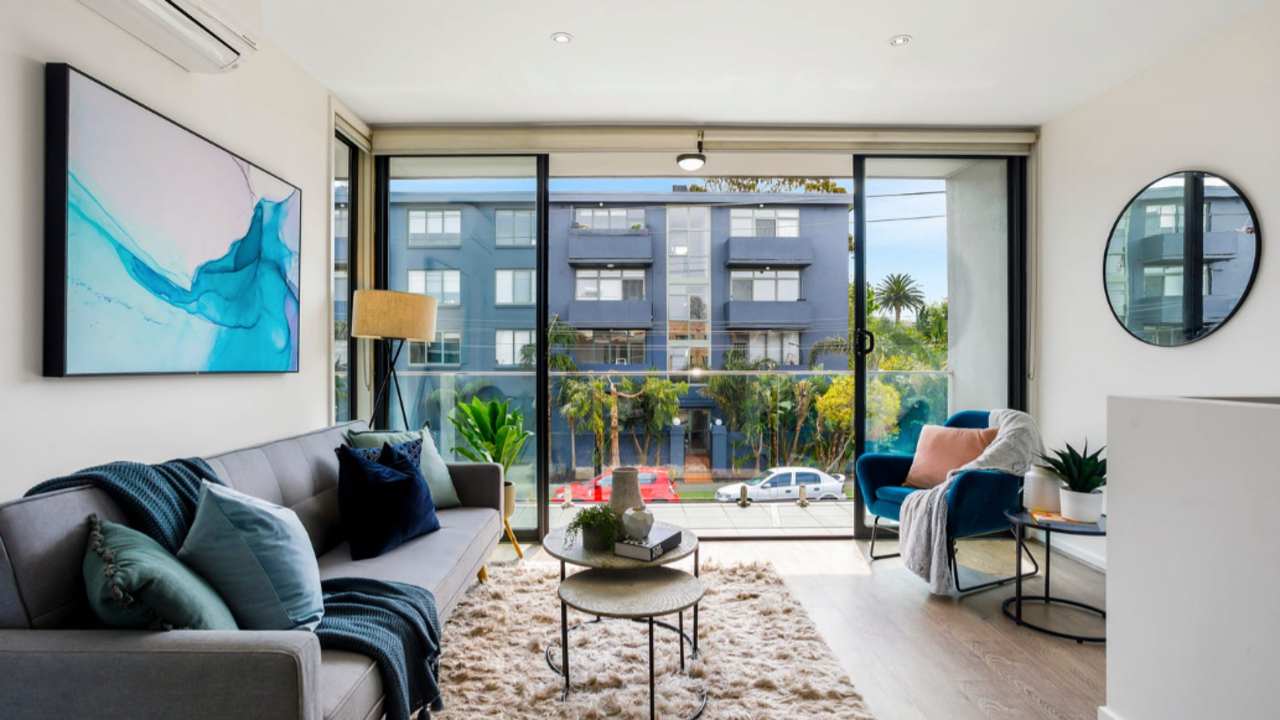 Furnished room in a flatshare