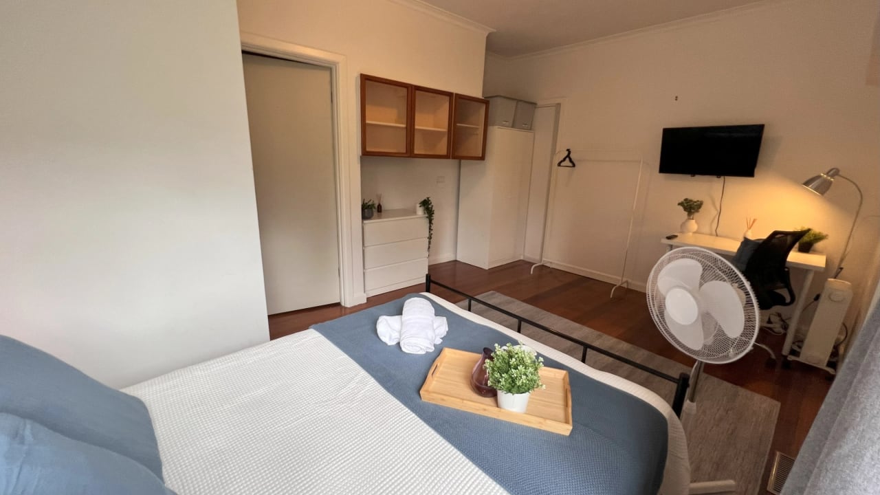 Furnished room in a share house