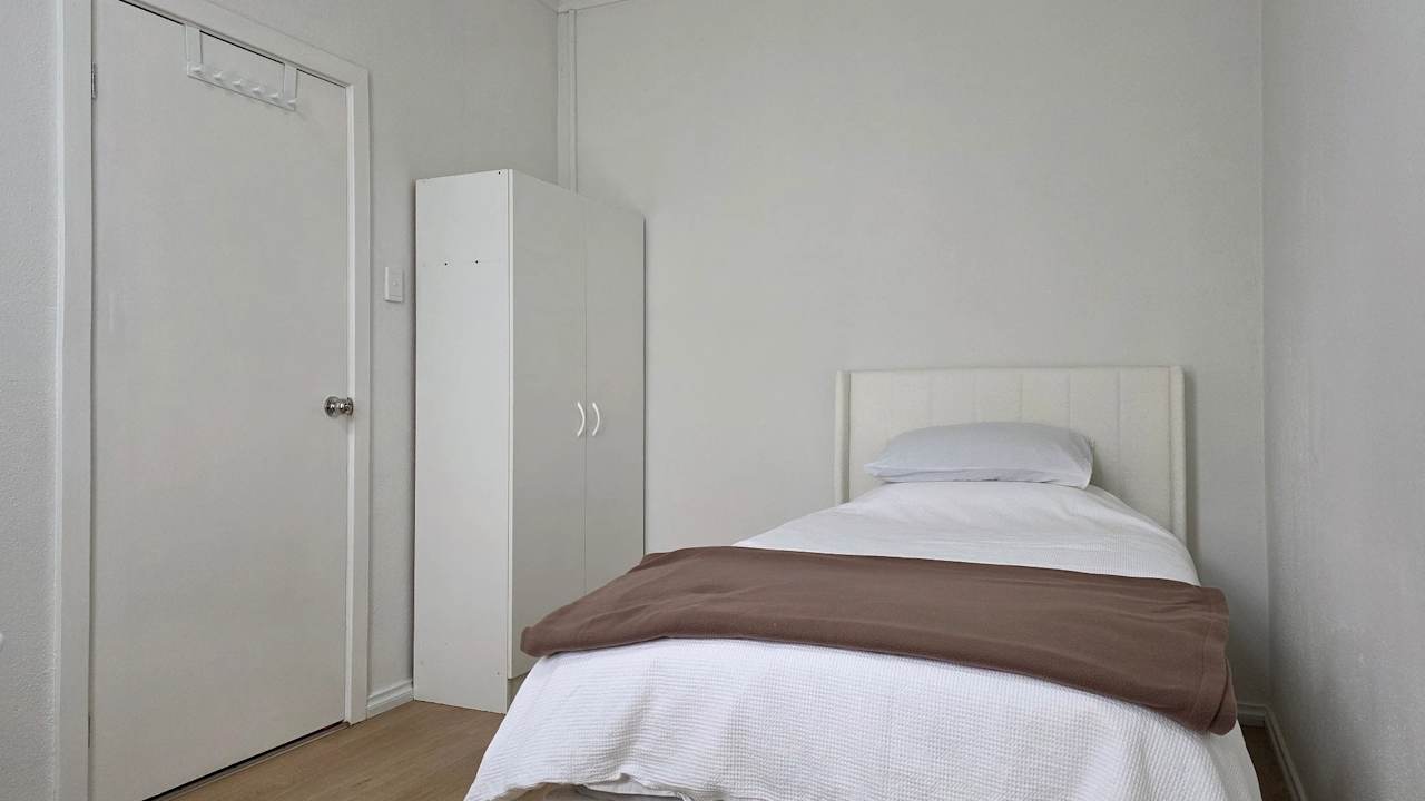 Room in a share house