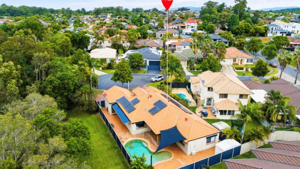 Furnished room in a share house