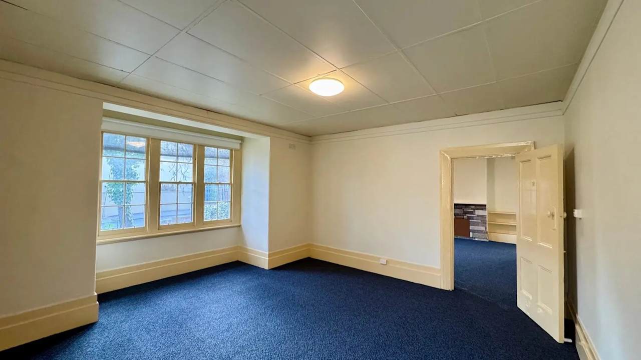 Unfurnished room in a flatshare