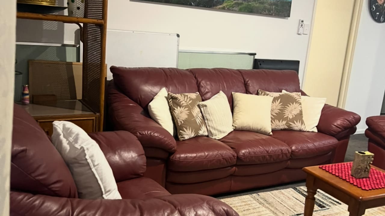Whole property with 1 room for rent
