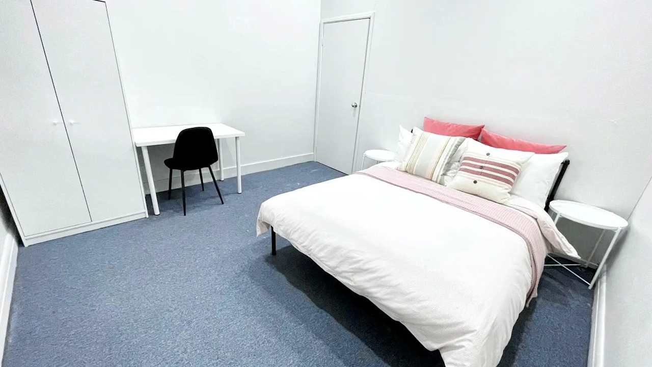 Room in a share house