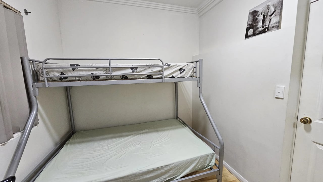 Furnished room in a flatshare