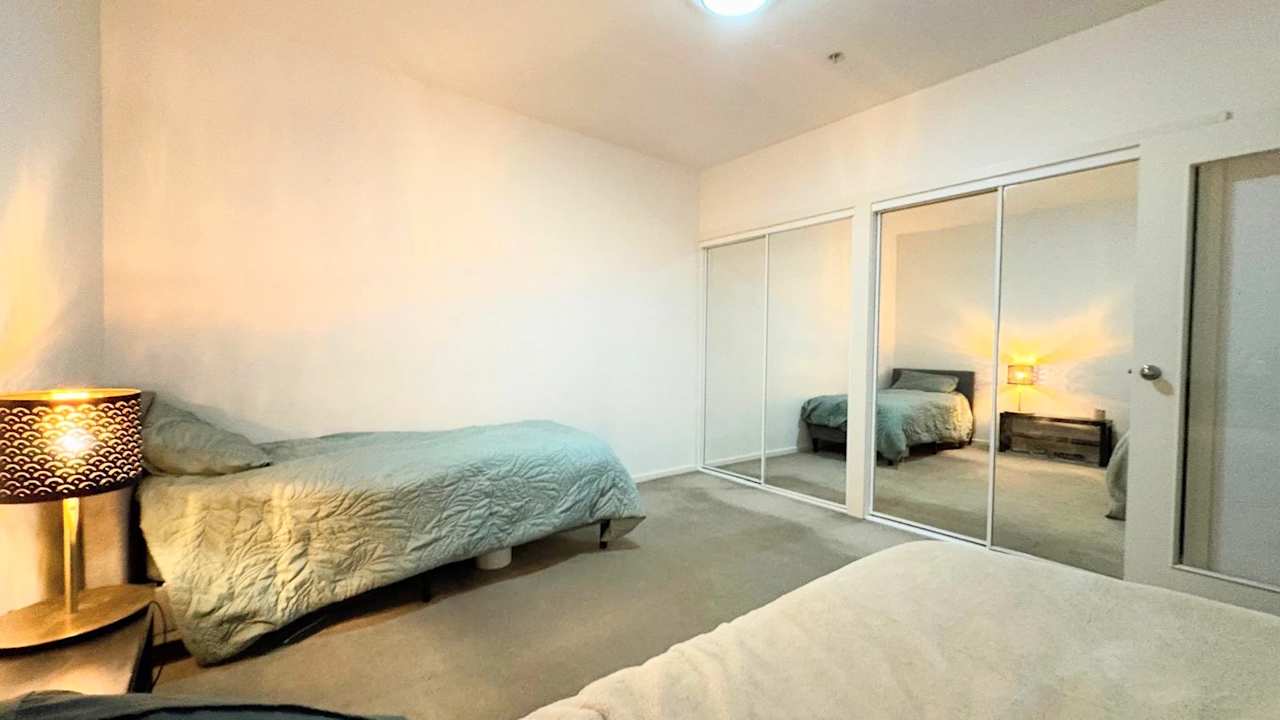 Furnished room in a flatshare