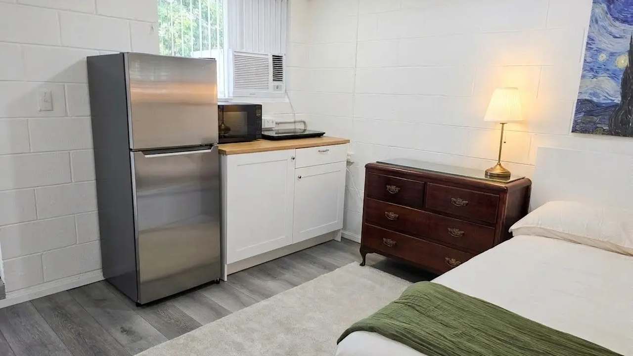 Furnished room studio flat for rent