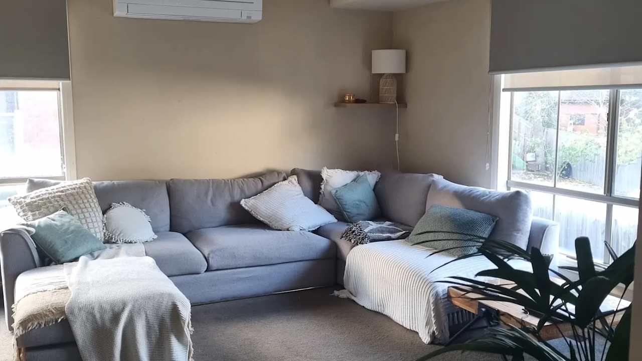 Room in a share house