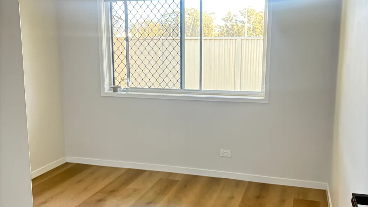 Unfurnished room in a flatshare