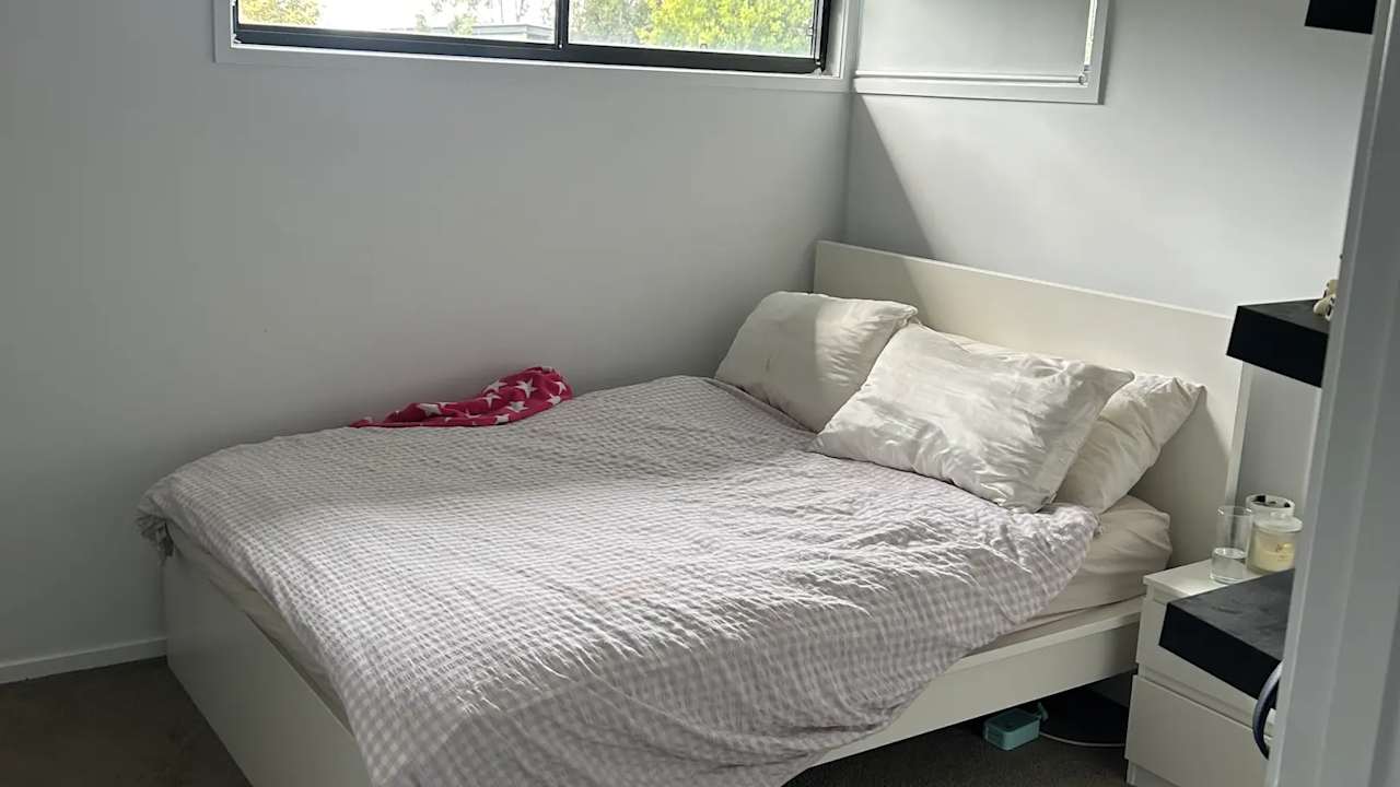 Room in a share house