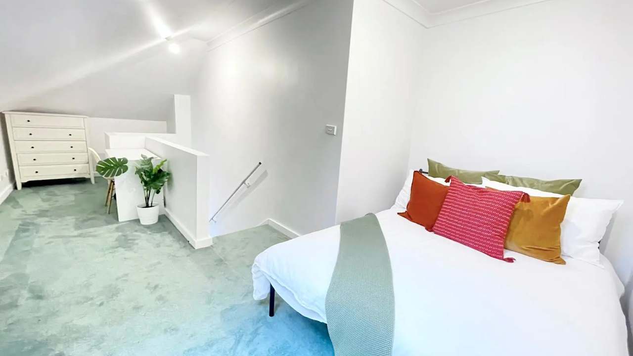 Room in a share house