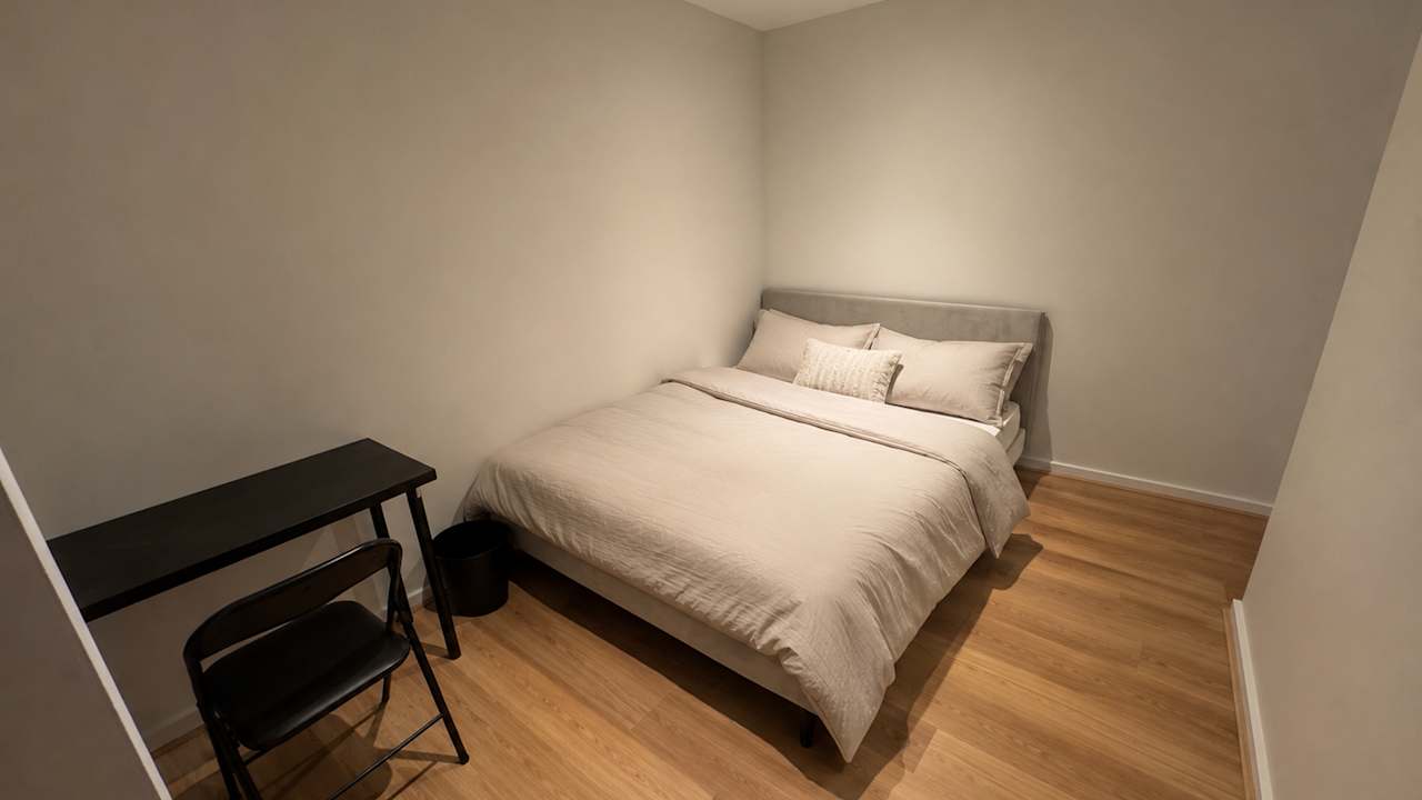 Furnished room in a flatshare