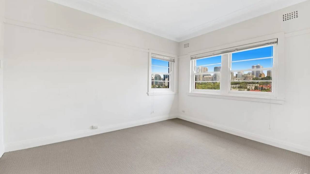Unfurnished room in a flatshare
