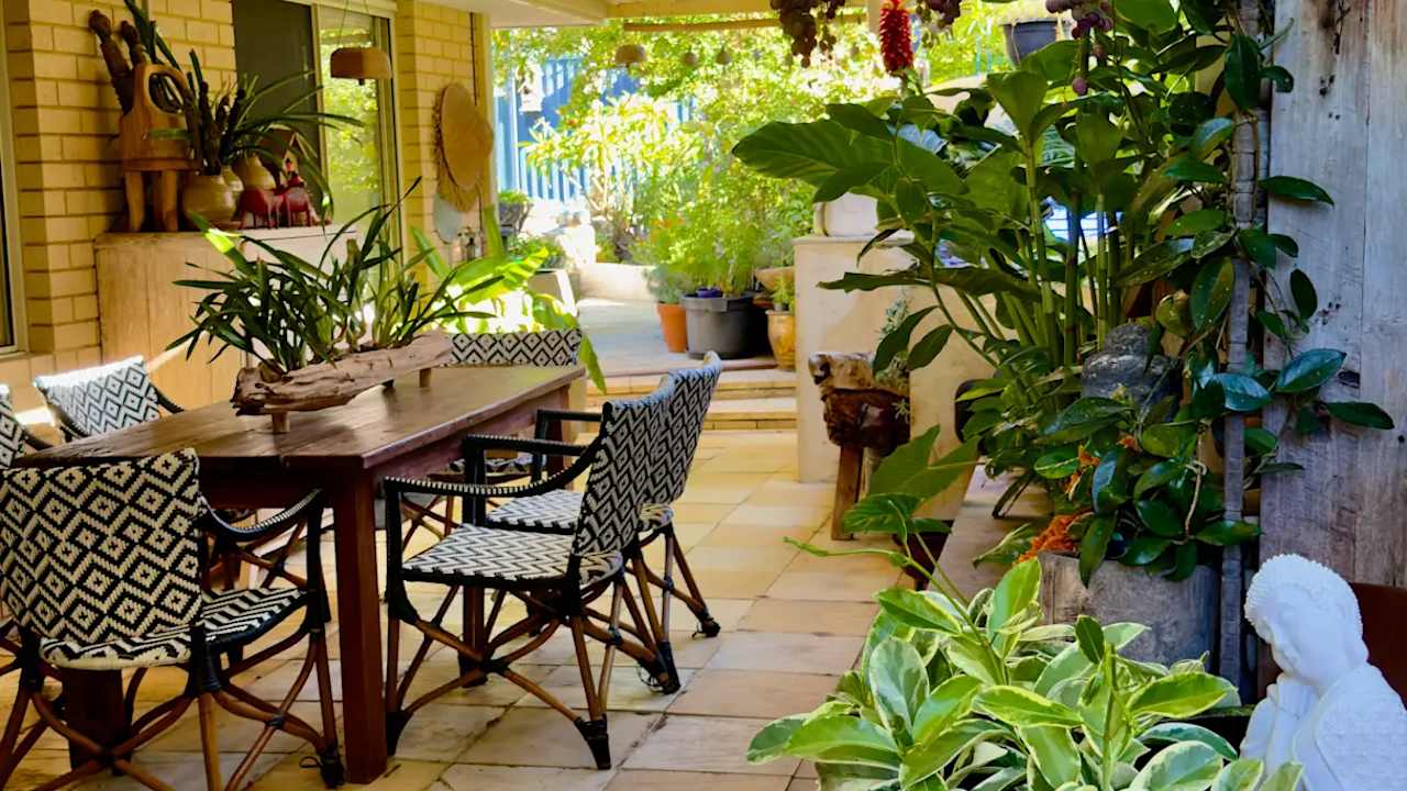 Furnished room in a share house