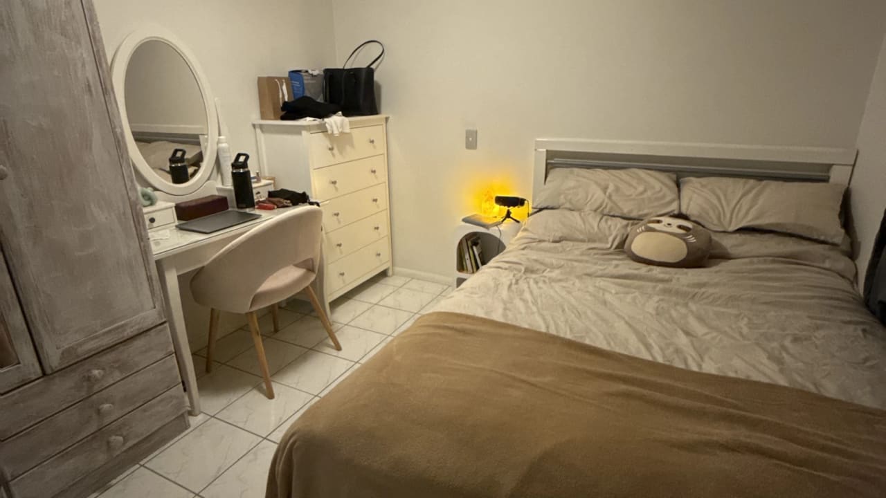 Furnished room with own bathroom