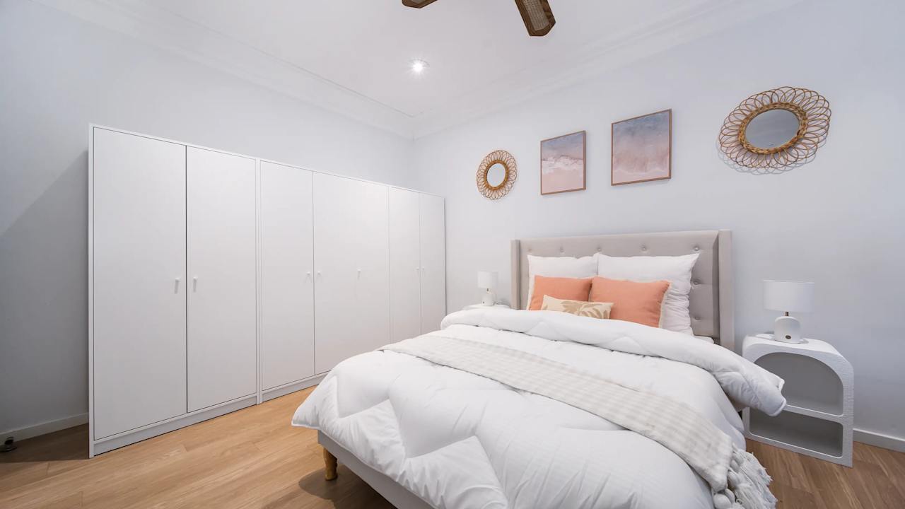 Furnished room in a share house