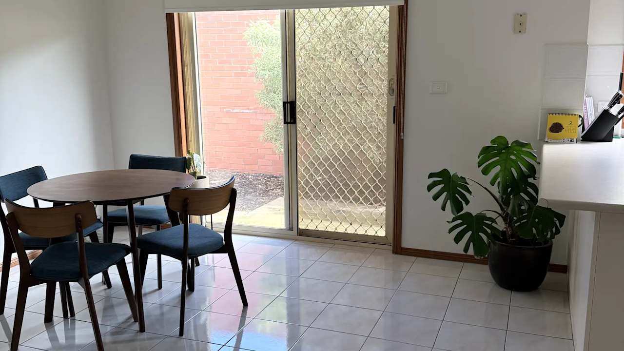 Unfurnished room in a flatshare