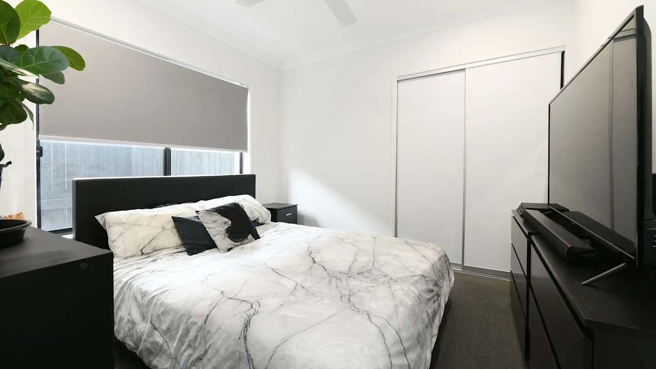 Unfurnished room with own bathroom