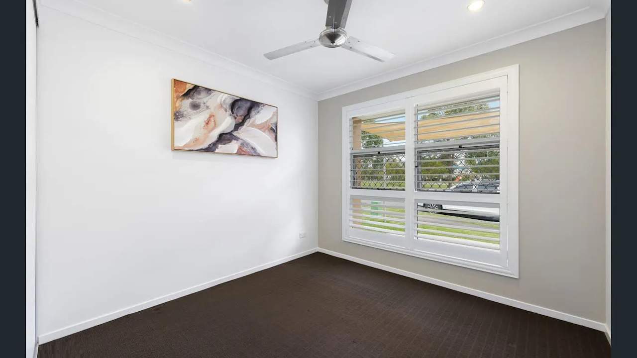 Furnished room in a share house