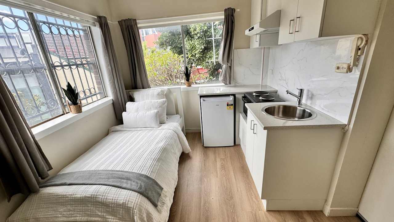 Furnished room studio flat for rent