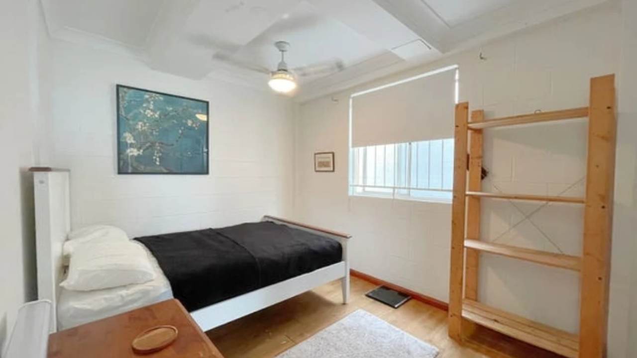 Furnished room in a share house