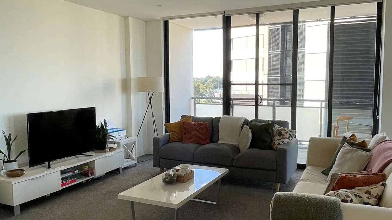 Furnished room with ensuite in a flatshare
